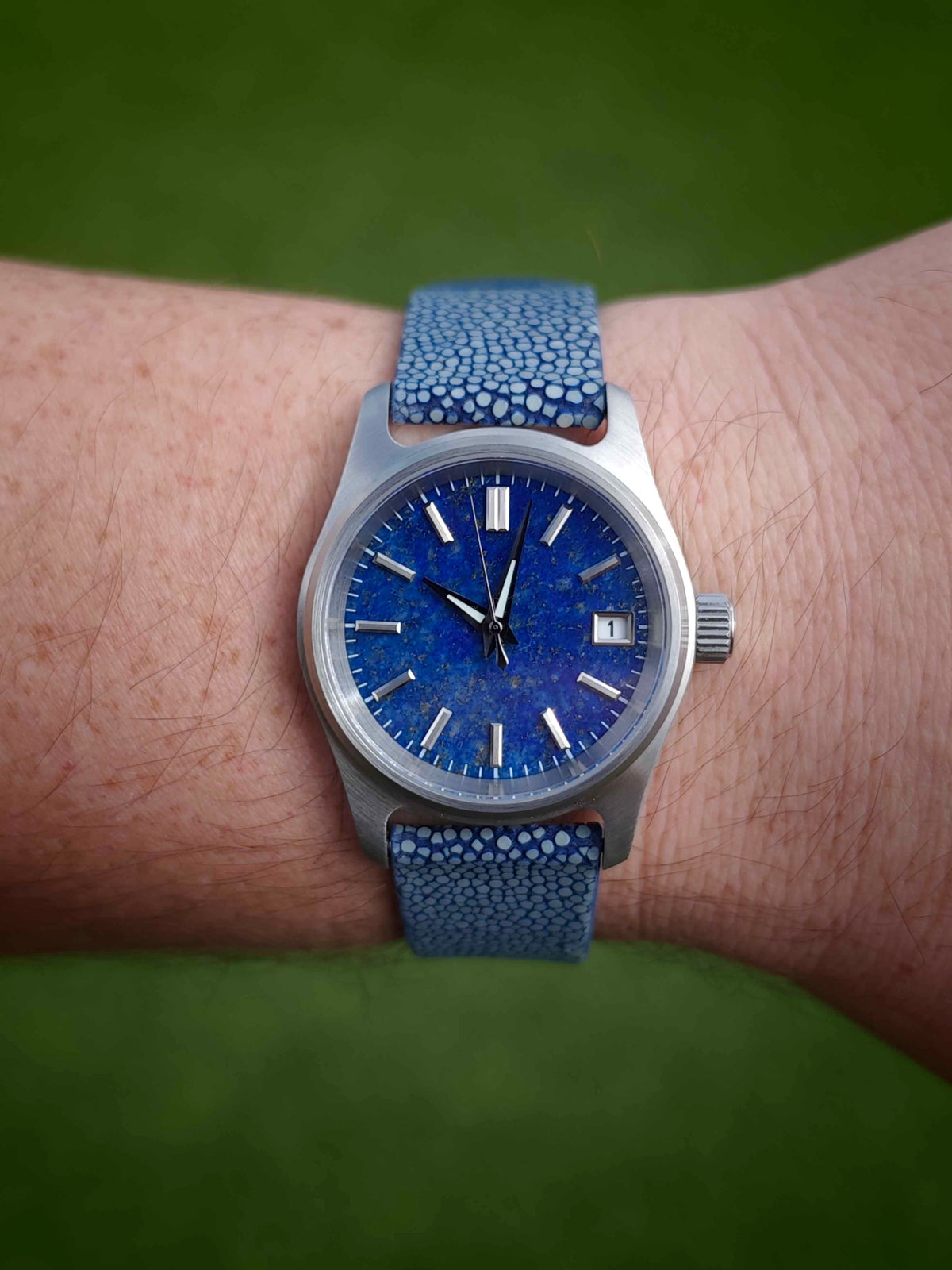 36mm – Lapis Dial | Stingray Strap | Brushed Steel Case