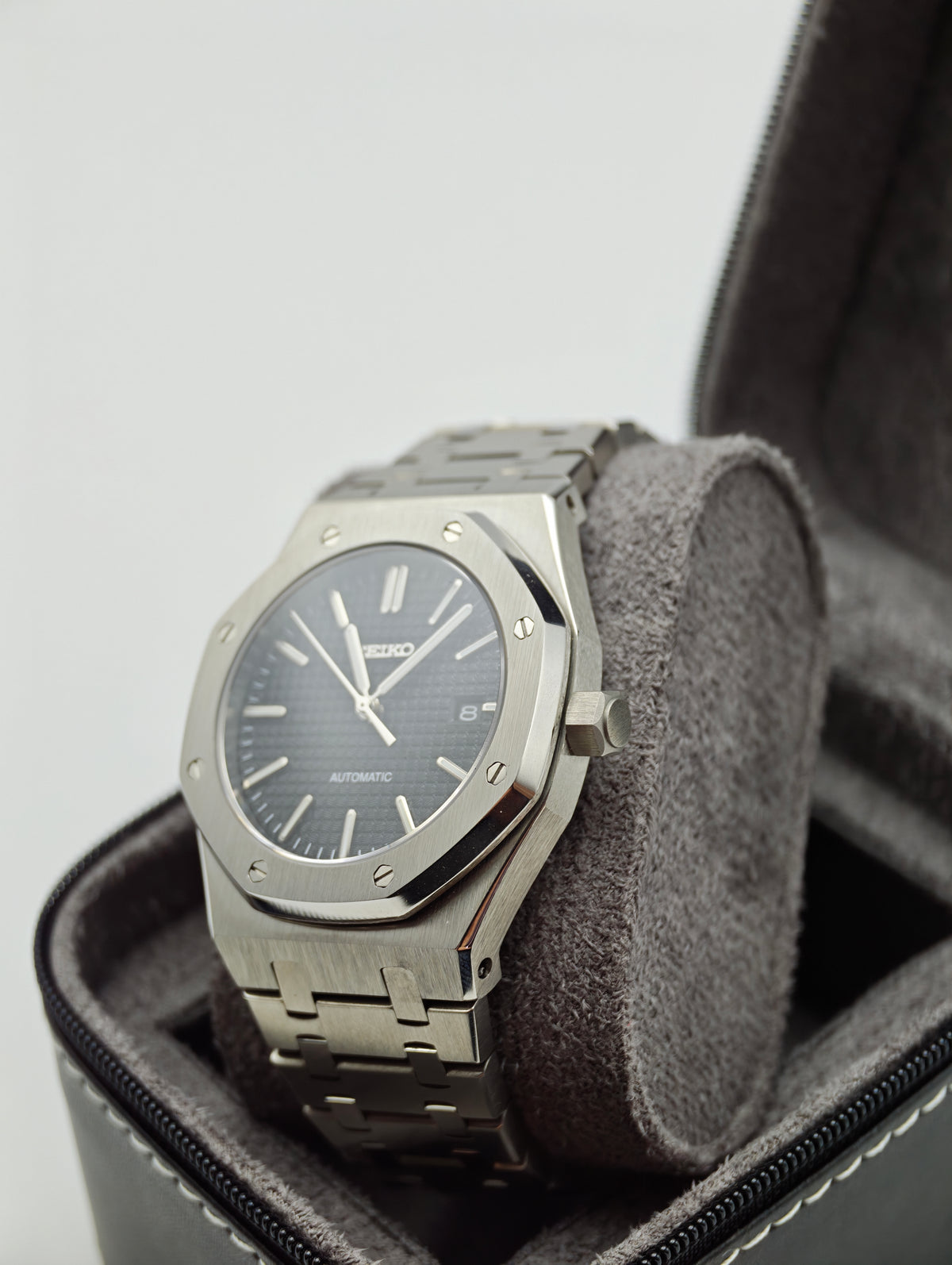 Obsidian Oak | 40mm NH35 Automatic