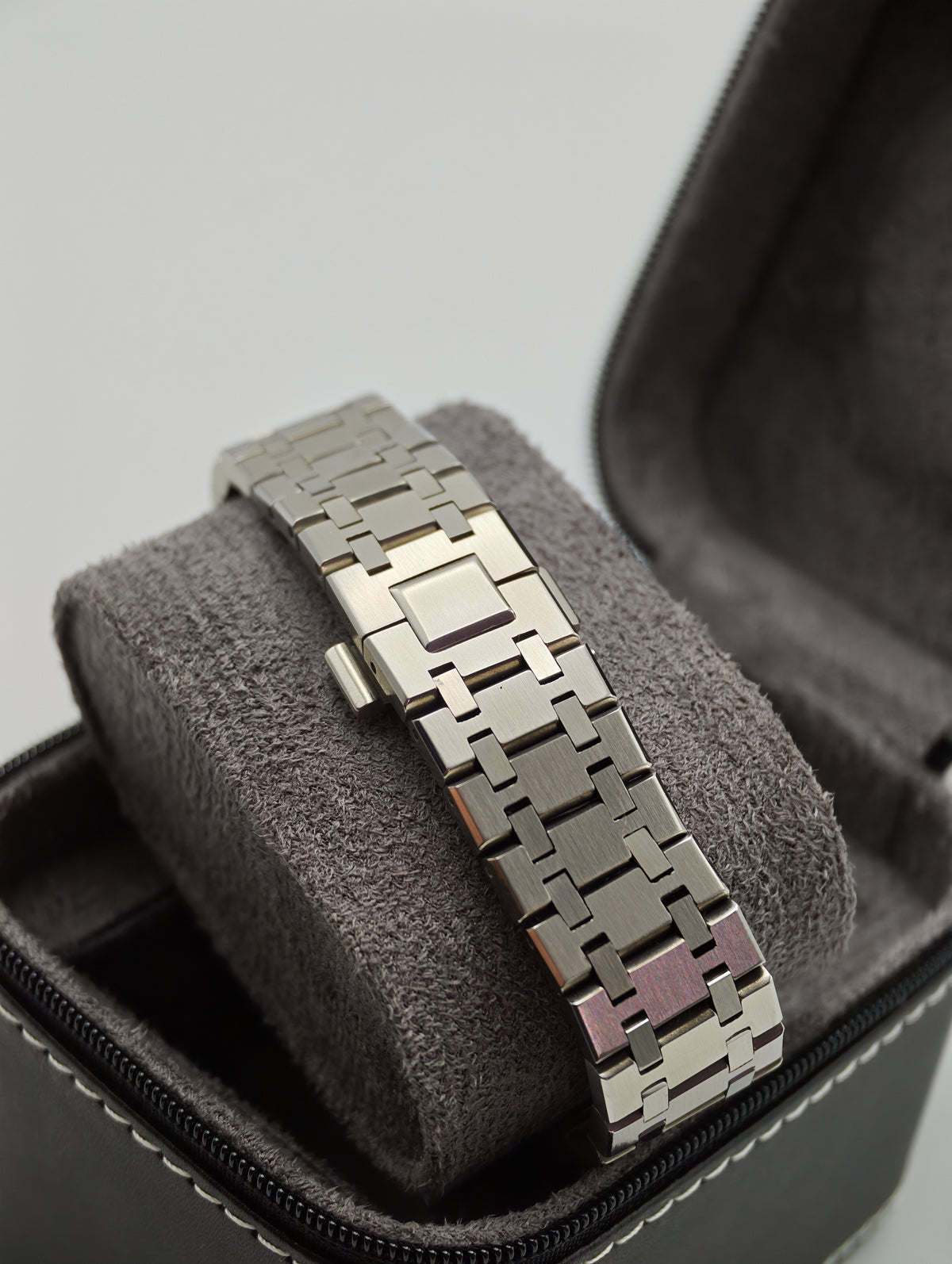 Obsidian Oak | 40mm NH35 Automatic