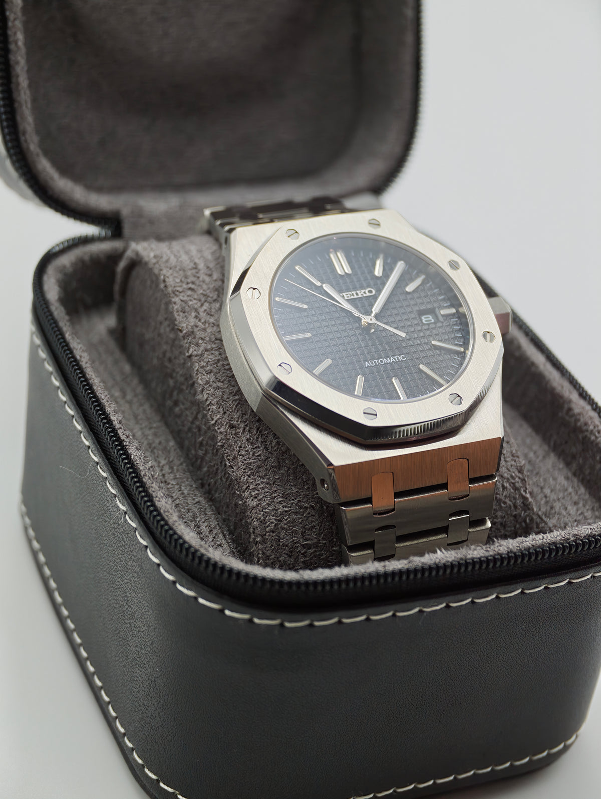Obsidian Oak | 40mm NH35 Automatic