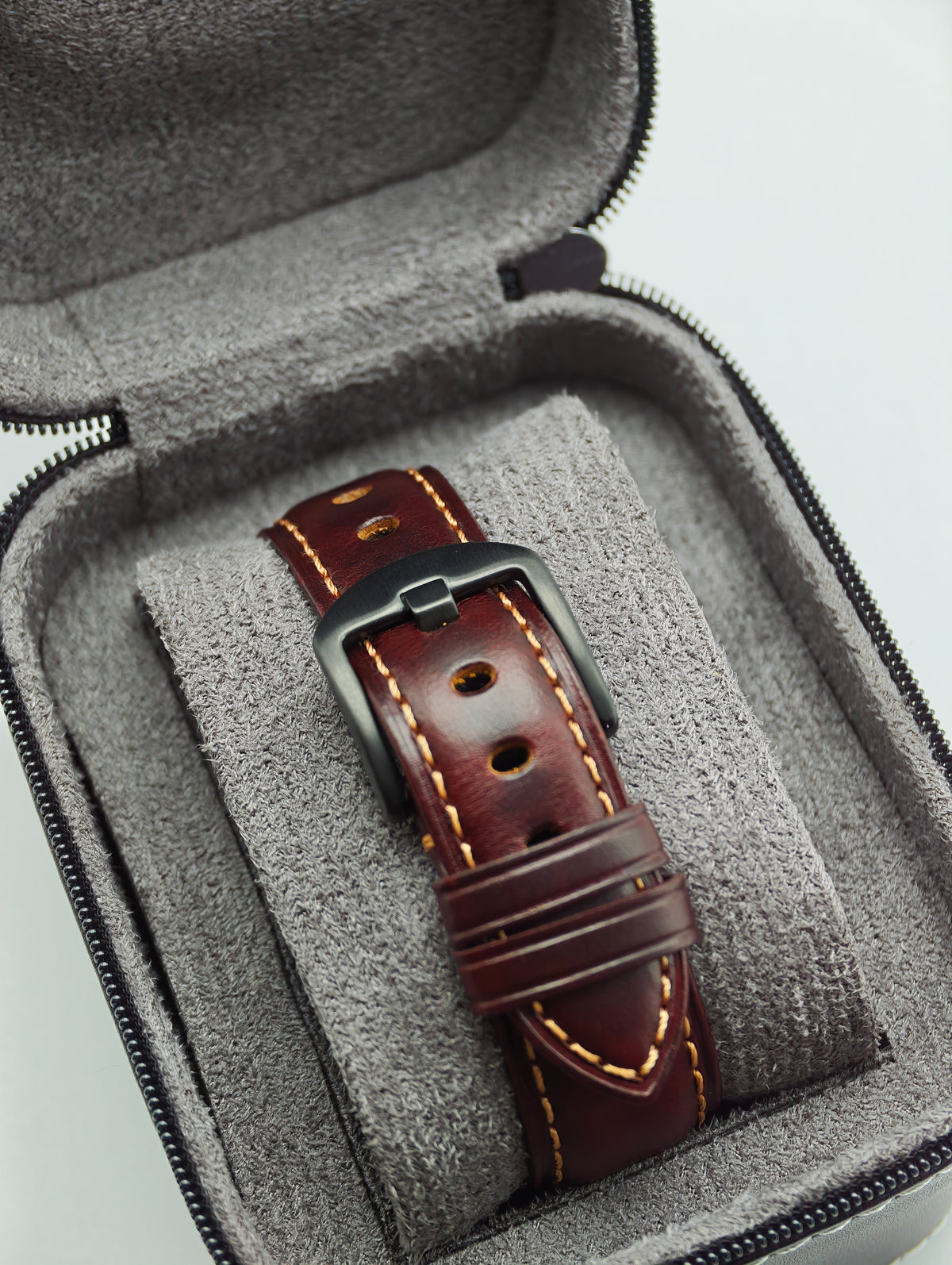 Carbon Blood Diver | 40mm NH35 Automatic