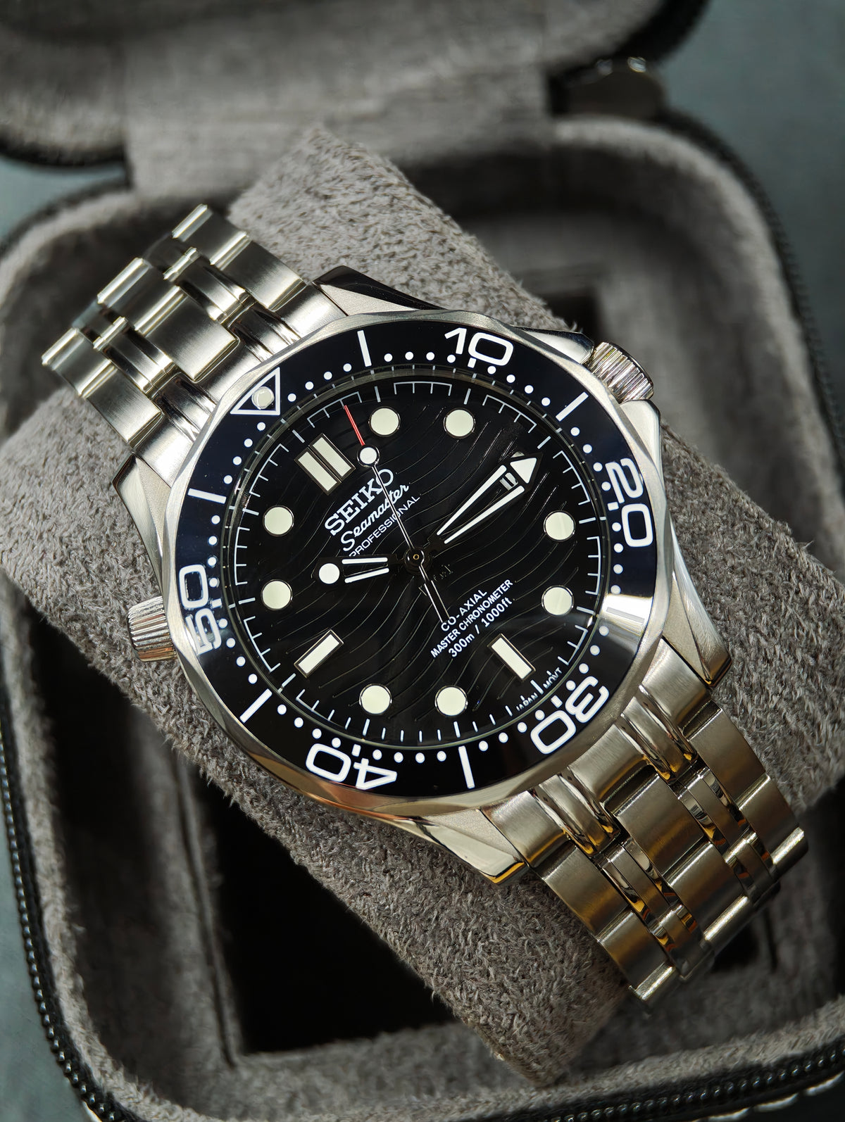 Black Seamaster | 40mm Automatic Diver
