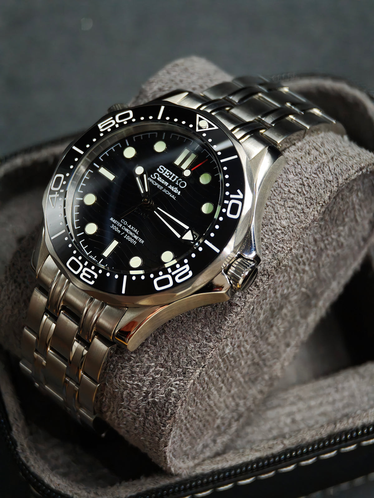 Black Seamaster | 40mm Automatic Diver
