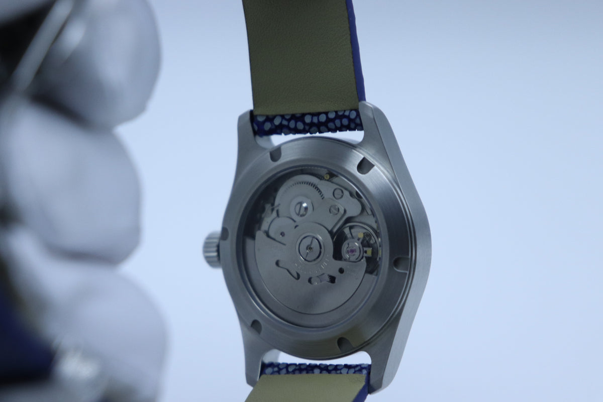 36mm – Lapis Dial | Stingray Strap | Brushed Steel Case