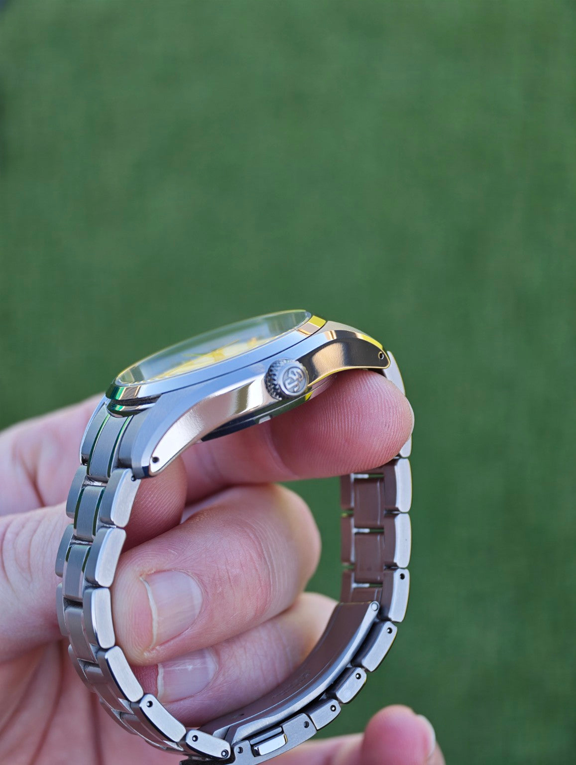 Grand Seiko SBGA259 titanium case and signed screw-down crown