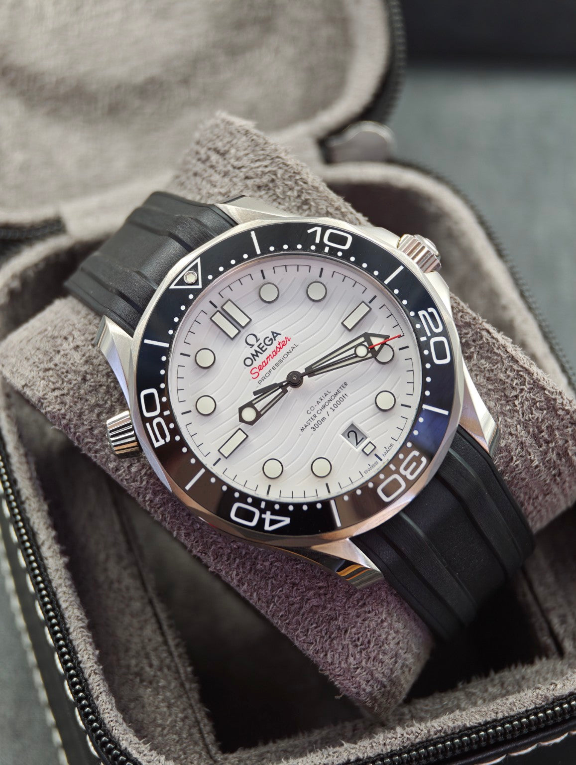 Omega Seamaster Diver 300M white wave dial on black rubber