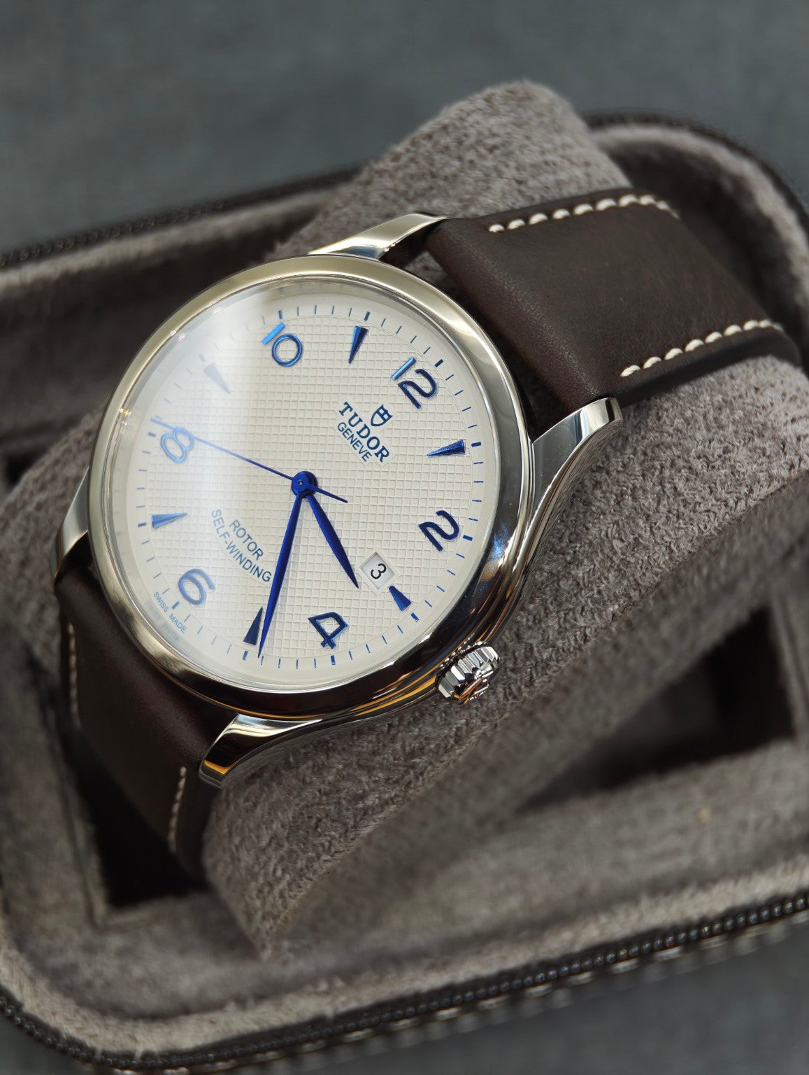 Tudor 1926 dial and polished steel case from the crown side
