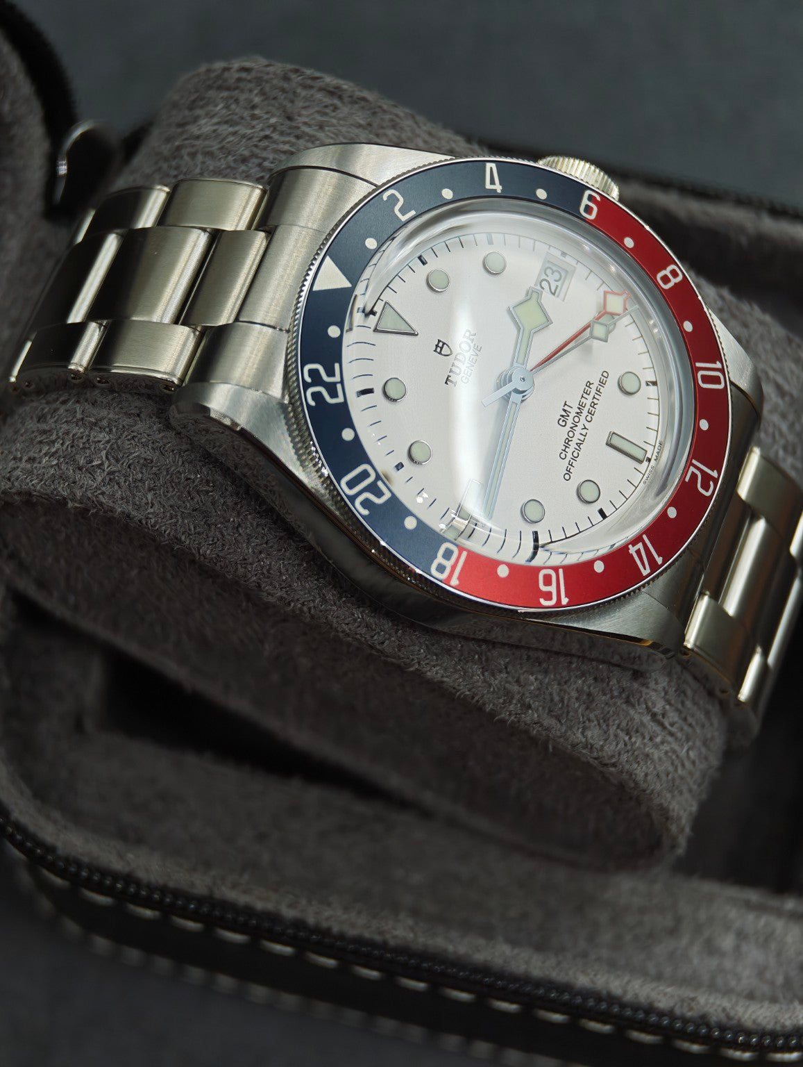 Tudor Black Bay GMT Opaline dial and opposite case side